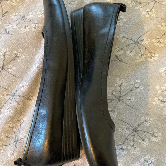 Yuu Shoes - Yuu Imperial Slip-On Flats.